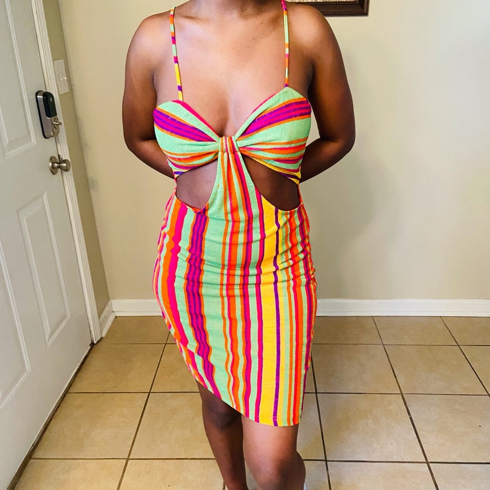 Colorful Cut-out Detail Midi Dress